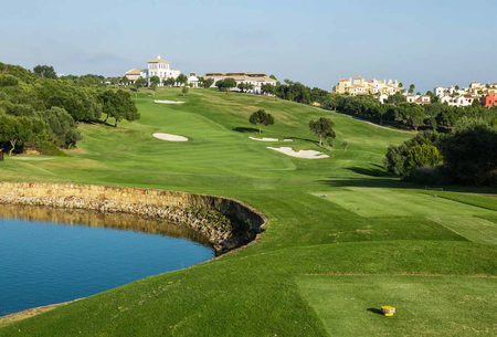 La Reserva-banens hul 18 er karakteristisk for banens layout som en bakket parkbane med brede fairways